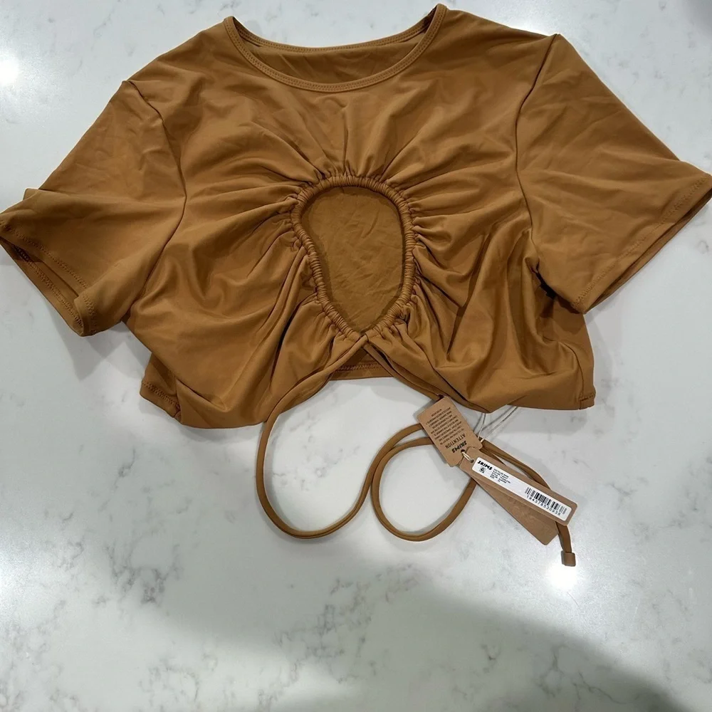 SKIMS SIGNATURE SWIM RUCHED T-SHIRT COLOR ALMOND SIZE 2X